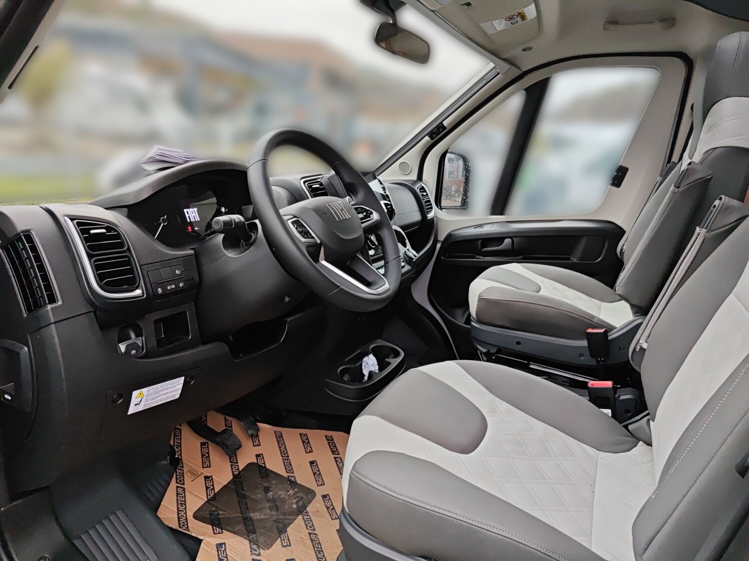 Knaus L!VE TI PLATINUM SELECTION 700 MEG Live 2025