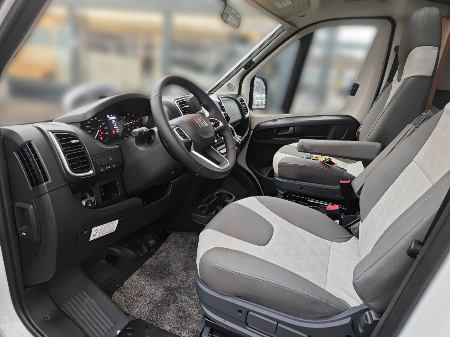 Knaus L!VE TI PLATINUM SELECTION 700 MEG Live 2025