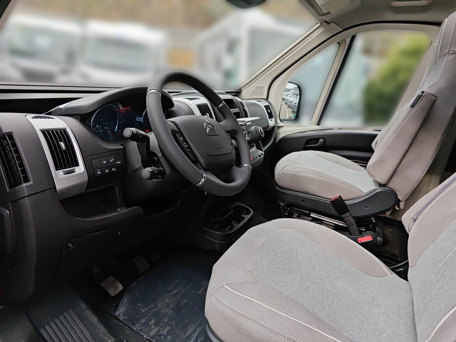 Pössl Summit Shine 640 R Citroen 165 PS Spare 11.864,- 2024