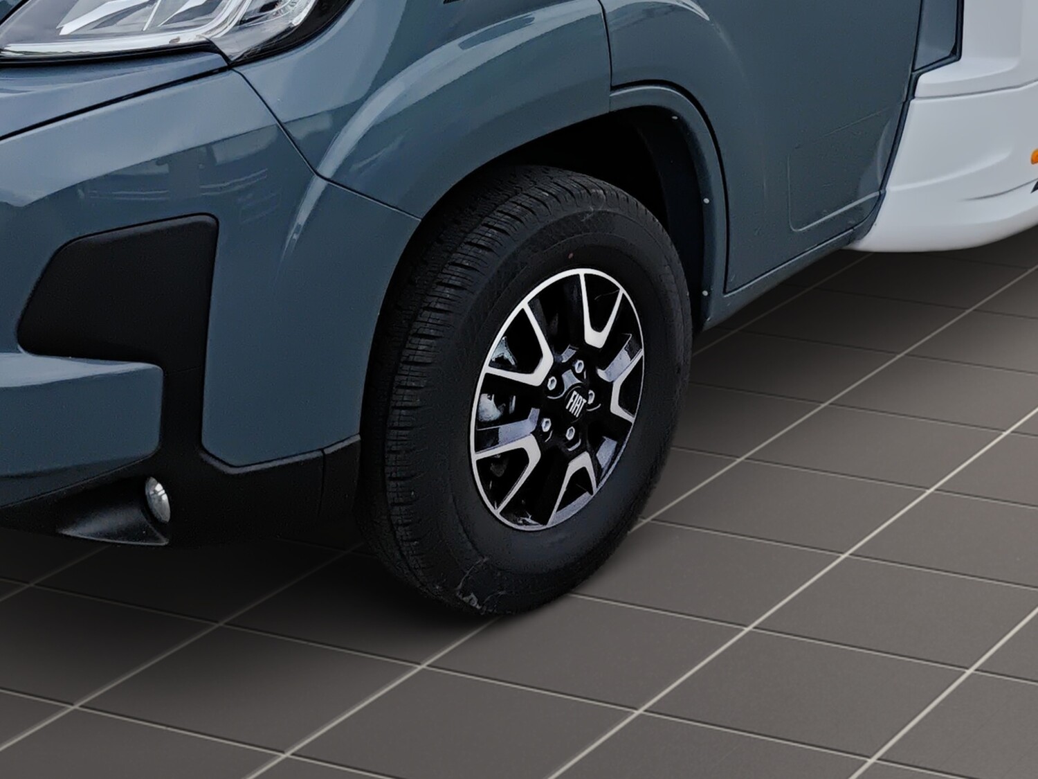 Knaus L!VE WAVE PLATINUM SELECTION 650 MF Live Wave 2025