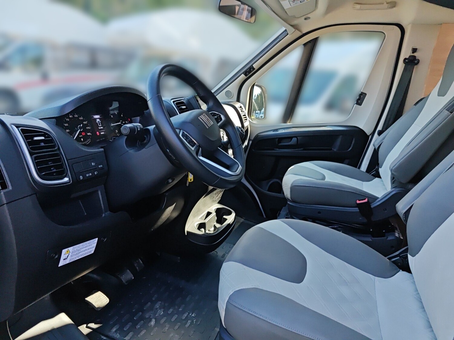 Knaus L!VE WAVE PLATINUM SELECTION 700 MEG Live Wave 2025