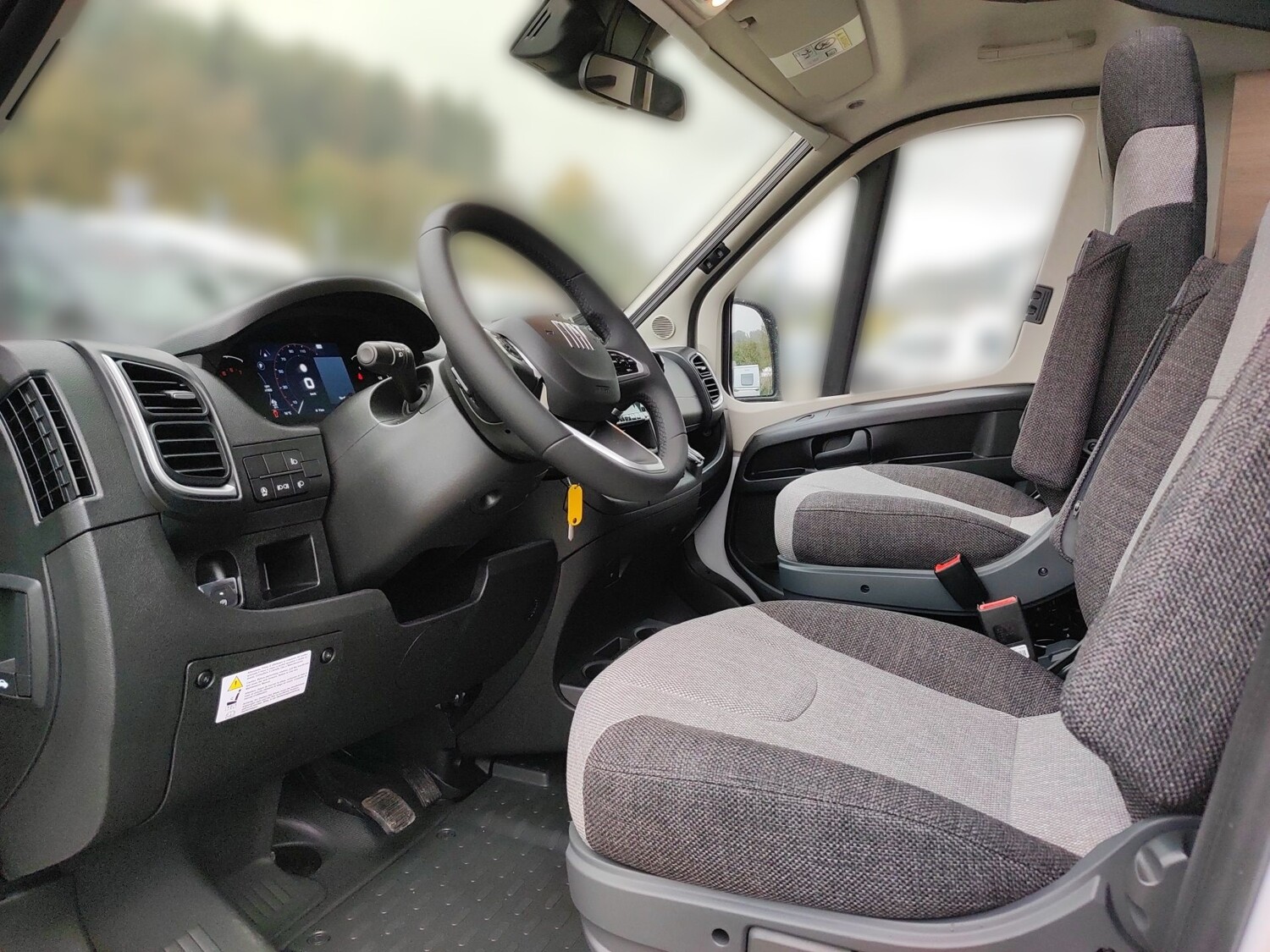 Knaus L!VE WAVE PLATINUM SELECTION 650 MG Live Wave 2026