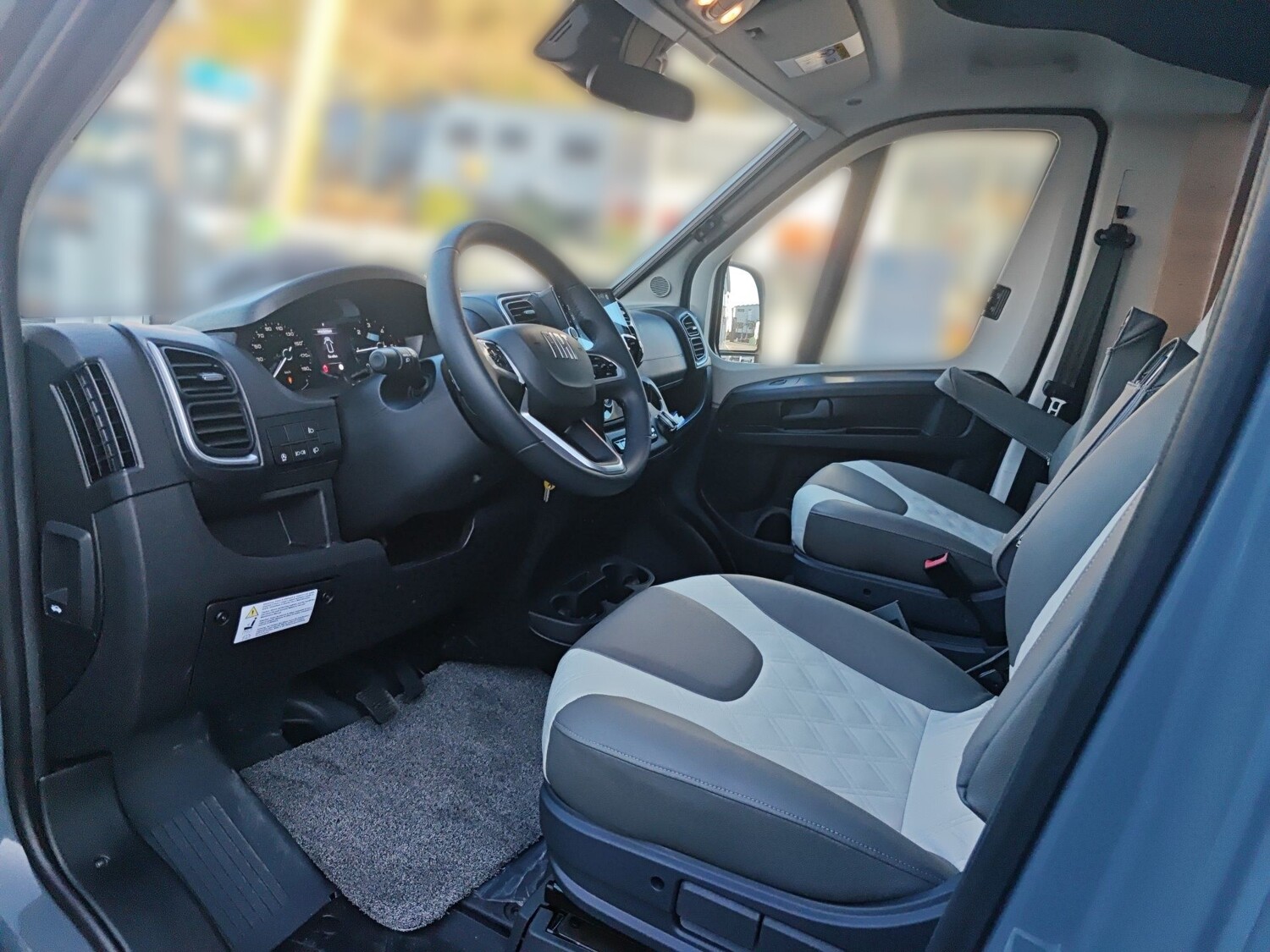 Knaus L!VE WAVE PLATINUM SELECTION 650 MF Live Wave 2025