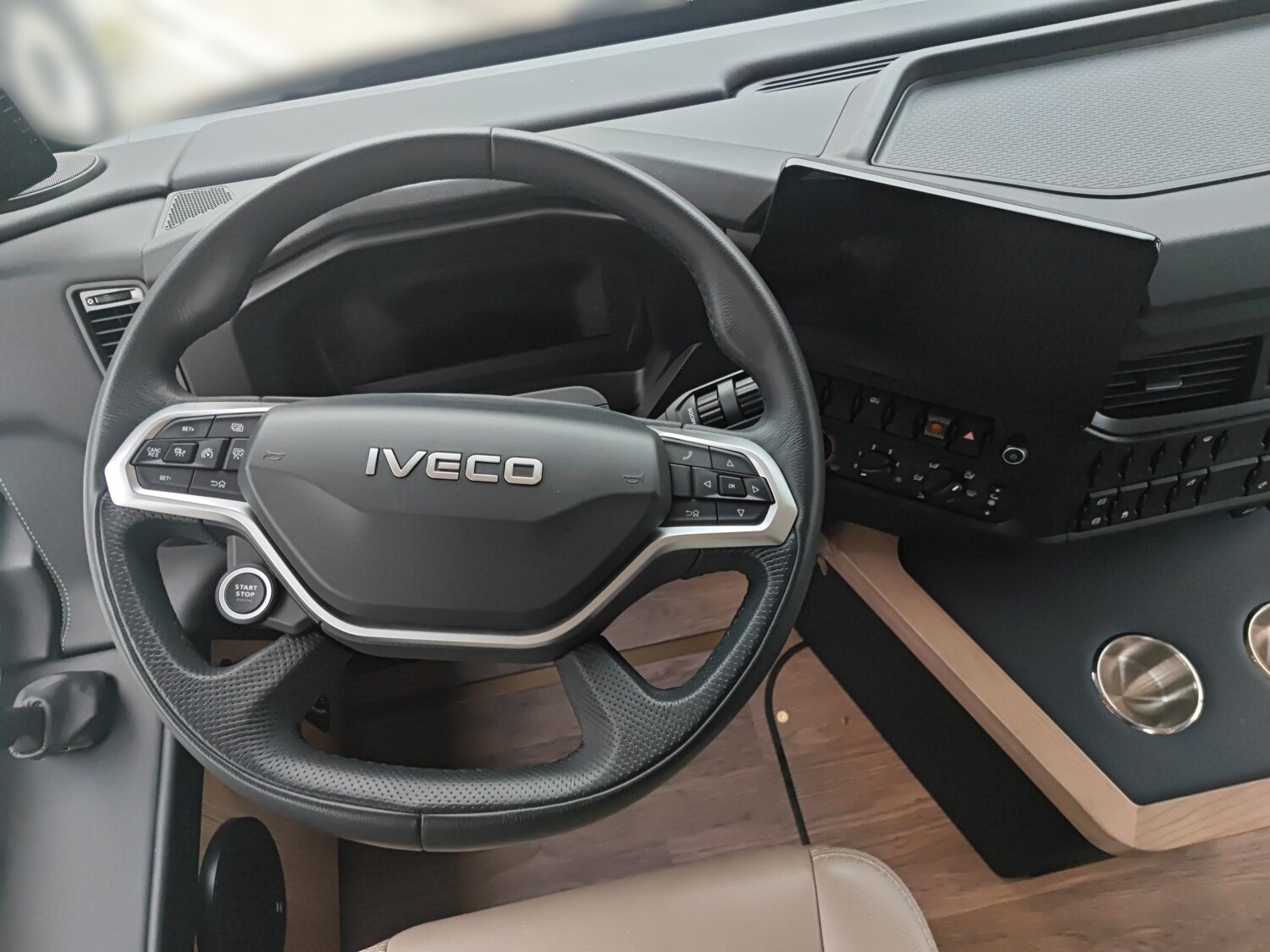 Morelo Palace Liner S-Way 110 GSB Iveco S-Way 190 S40 2025