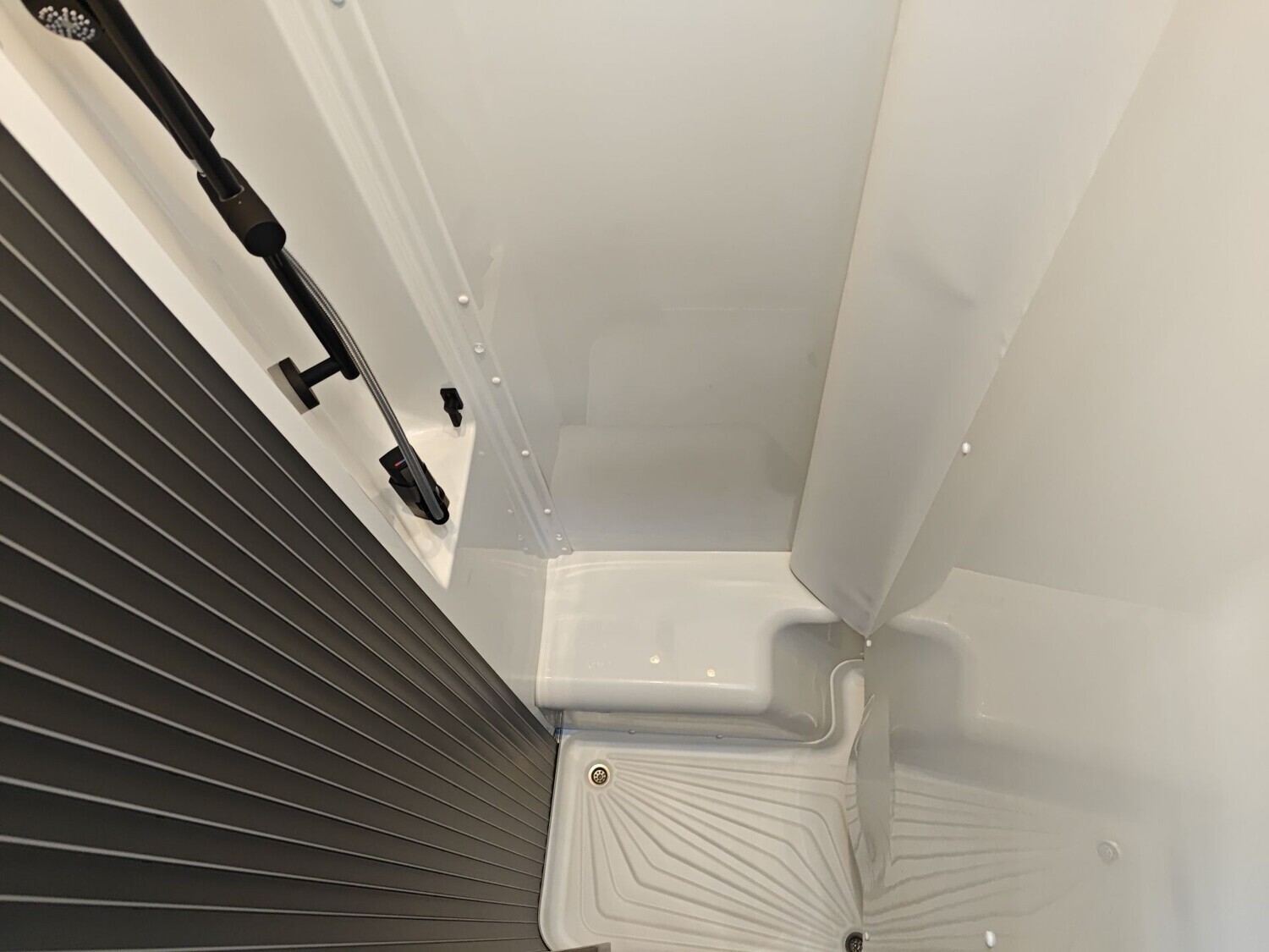 Knaus L!VE WAVE PLATINUM SELECTION 650 MEG Live Wave 2026 | Bild 15