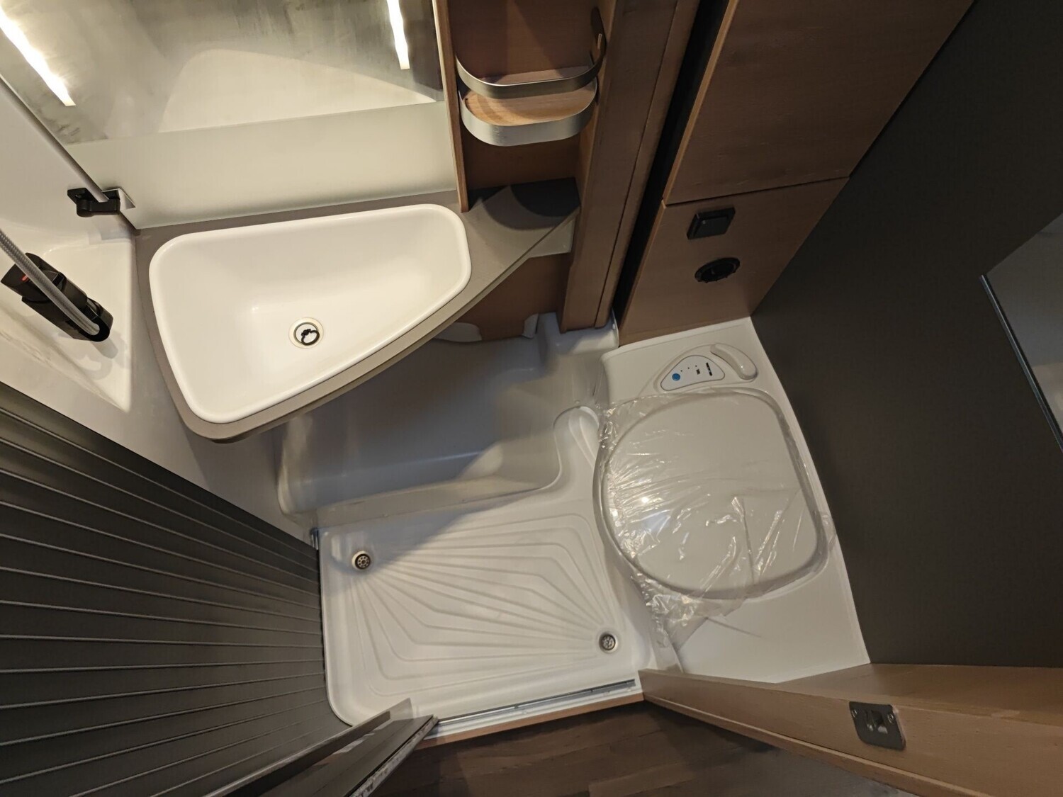 Knaus L!VE WAVE PLATINUM SELECTION 650 MEG Live Wave 2026 | Bild 14