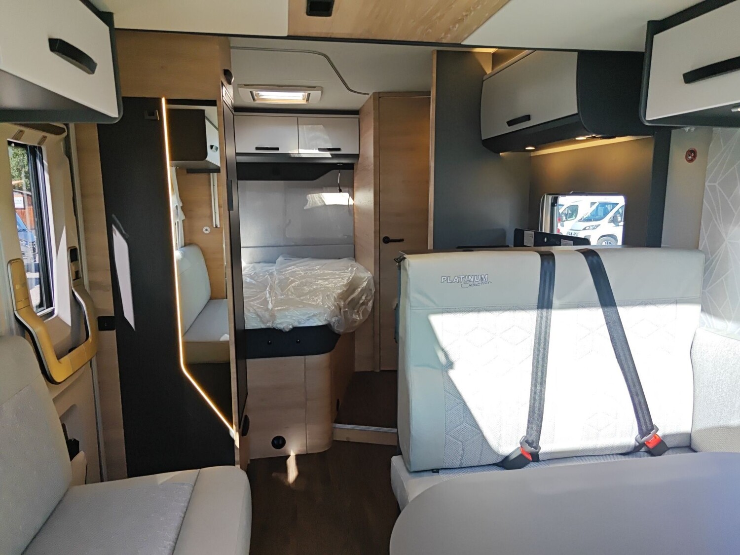 Knaus L!VE WAVE PLATINUM SELECTION 650 MF 2027 | Bild 18